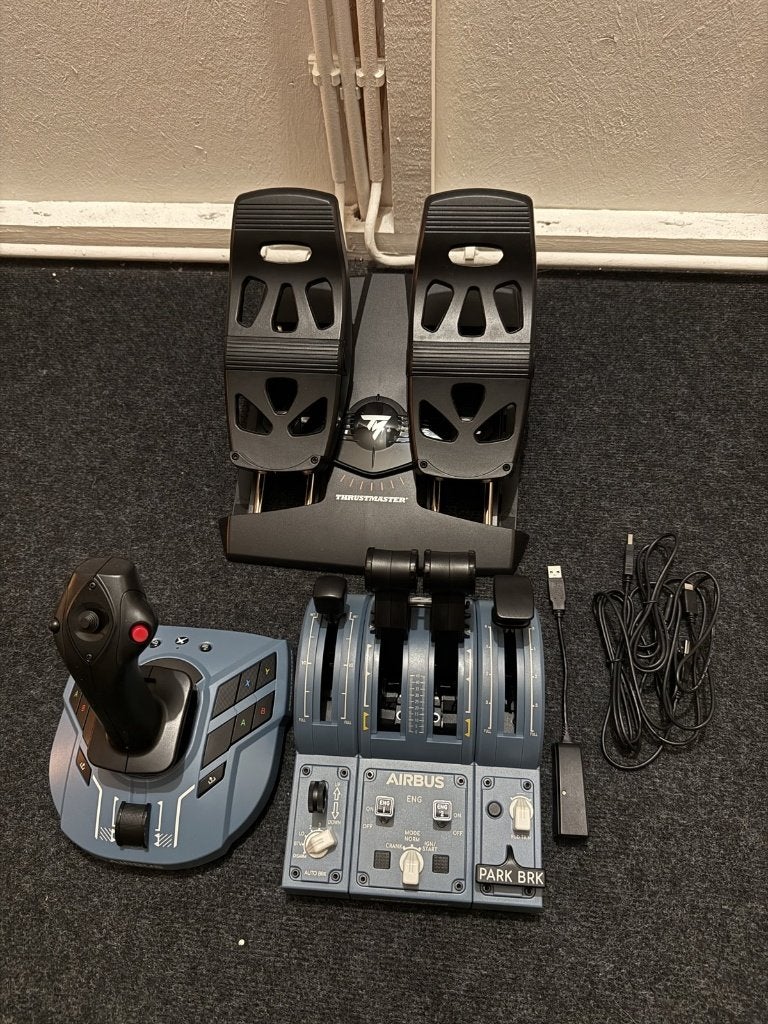 Thrustmaster Airbus Captain Pack X + T.Flight Rudder Pedalen, Ophalen, Zo goed als nieuw, Thrustmaster TCA