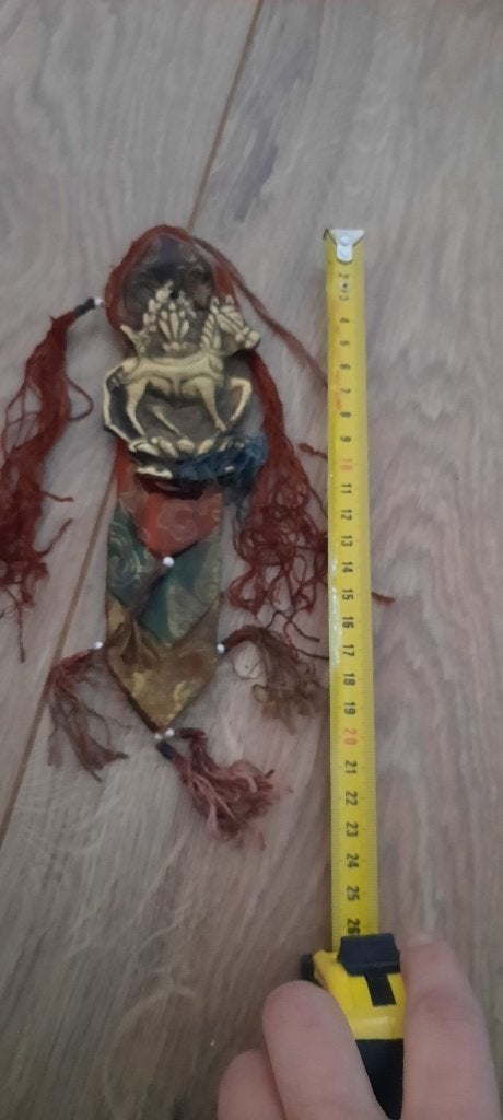 Bronzen paardje aan Tibetaanse stof, Ophalen of Verzenden
