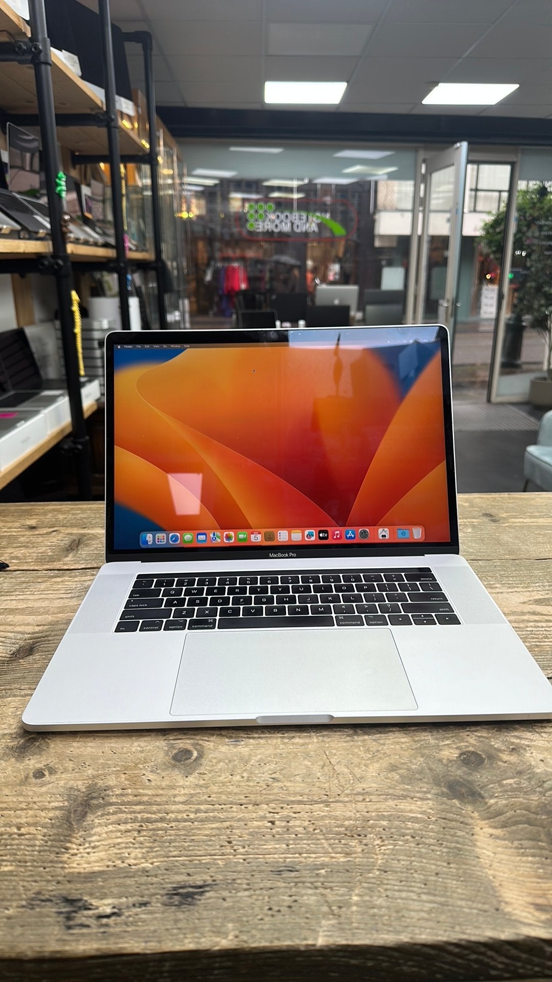 Mooie MacBook Pro 15" A1707 uit 2017 € 389, Computers en Software, MacBook Pro, 2 tot 3 Ghz, Info@notebookandmore.nl, Ben