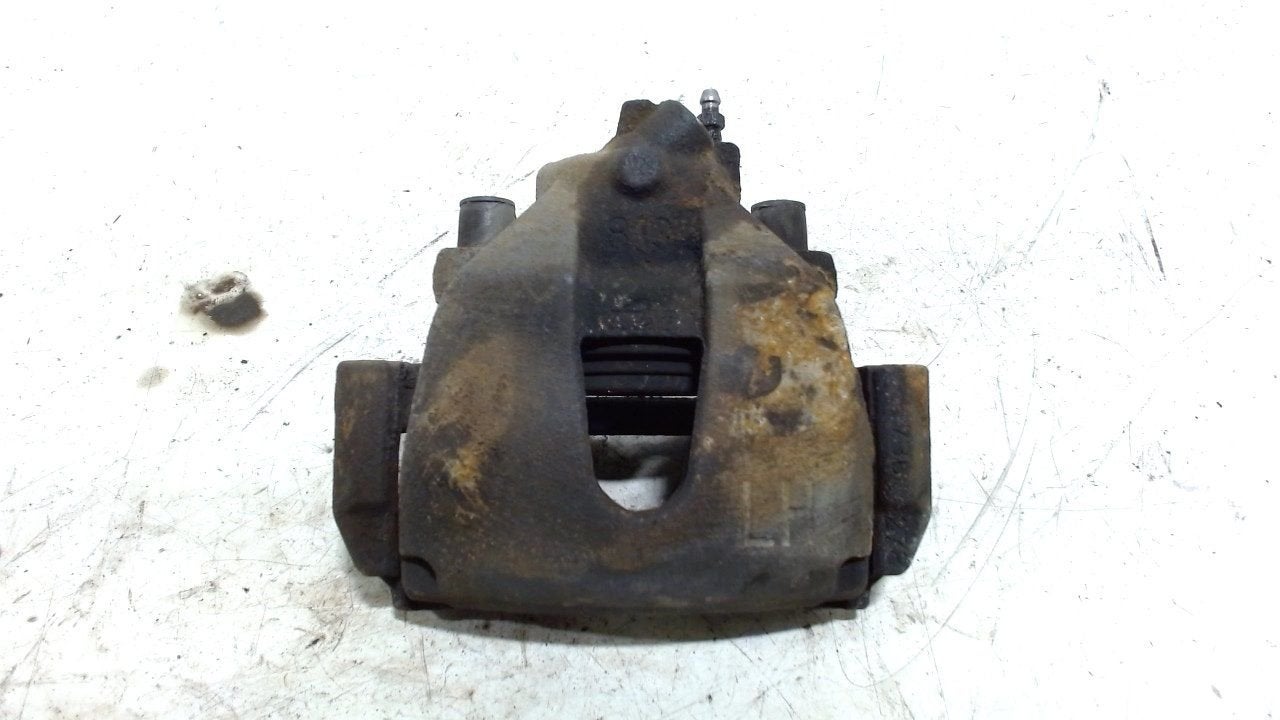 Remklauw links voor Ford Focus, Onderdelen@venauto.nl, Van der Ven Autorecycling B.V., Gebruikt, Ettenseweg 76, 4706 PB Roosendaal, The Netherlands