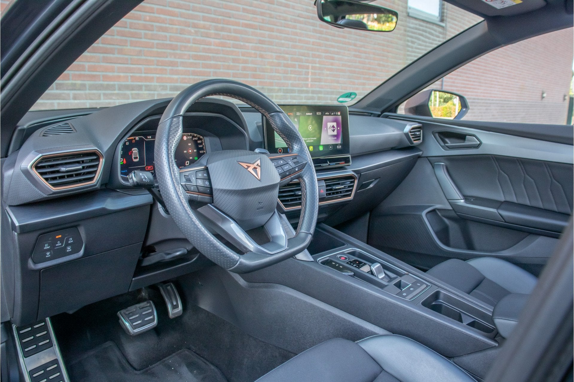 CUPRA Leon 1.4 e-Hybrid 245pk VZ, Panoramadak, Carplay, Stoe, 77 km/l, Gebruikt, Zwart, 4 cilinders