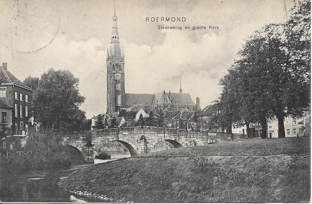 Roermond (L.) Steenebrug en Groote Kerk, gelopen 1907, Ophalen of Verzenden, Voor 1920, Gelopen, Limburg