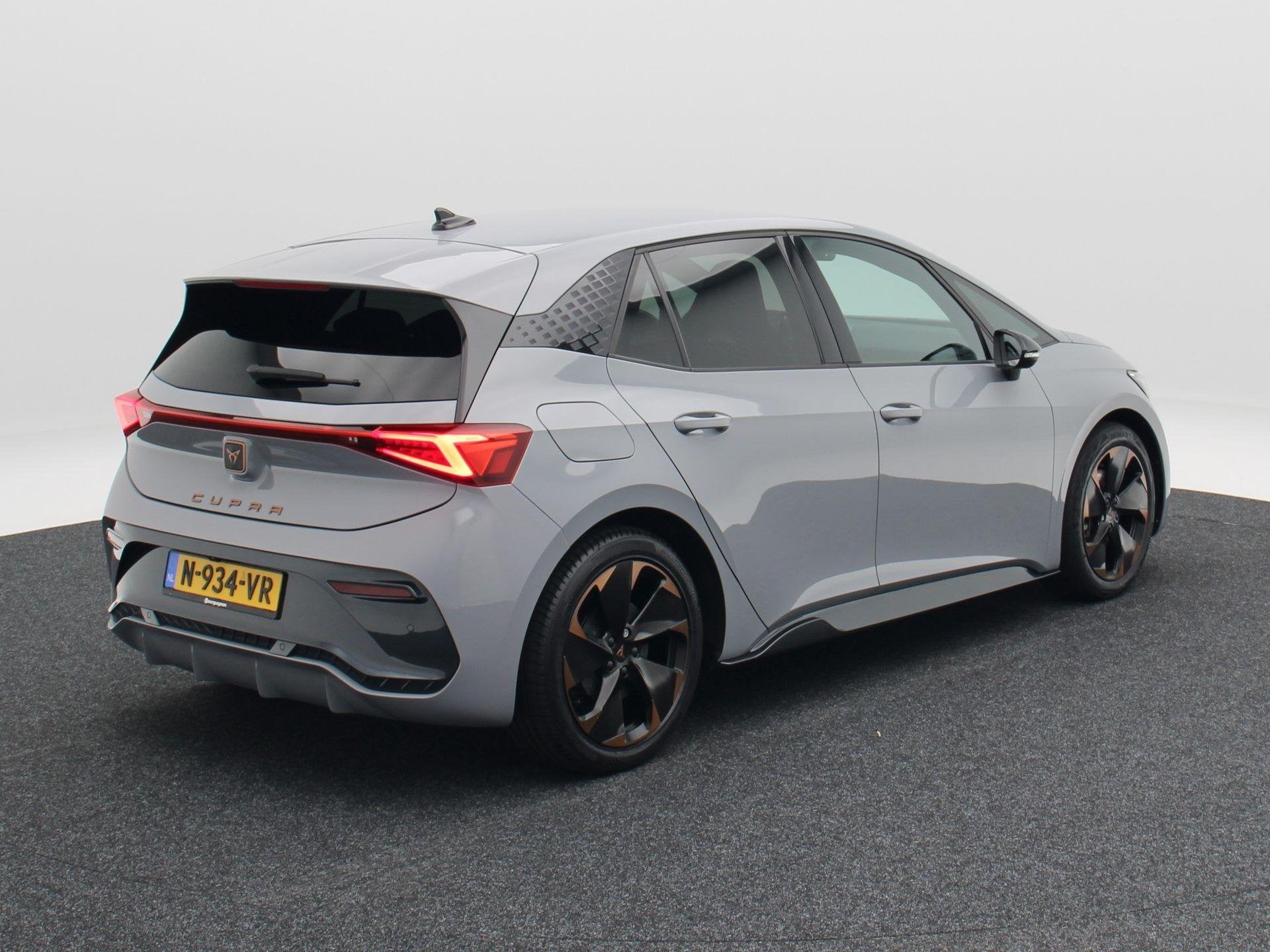 CUPRA Born Performance One 62 kWh 204 Pk | Stoel/Stuurverwar, Auto's, Automaat, Dealer onderhouden, Achterwielaandrijving, Gebruikt