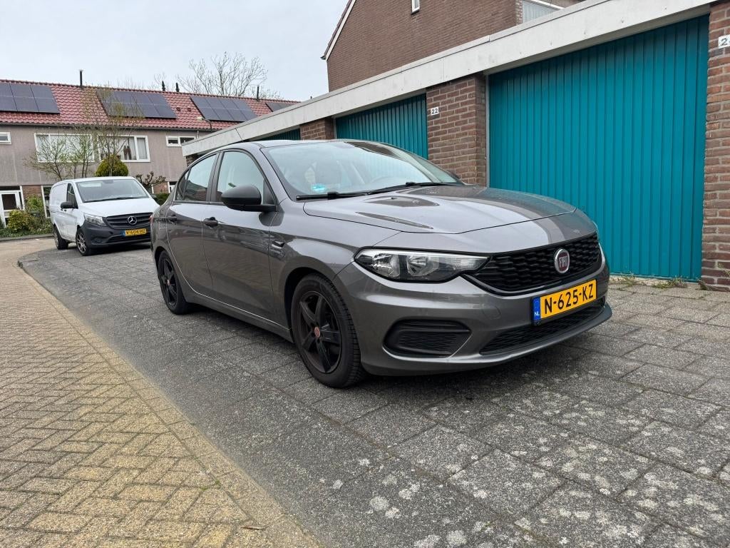 Fiat Tipo 1.4 16V 95pk 2020 Grijs € 9500,-, Auto's, Fiat, Particulier, Tipo, ABS, Achteruitrijcamera, Airconditioning, Alarm, Bluetooth