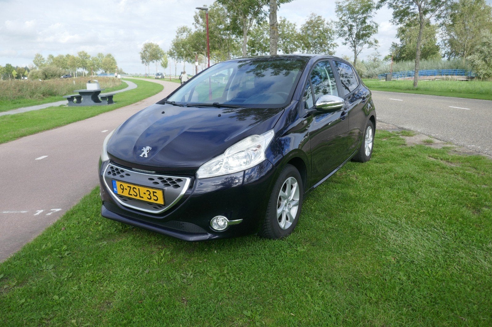 Peugeot 208 1.2 VTI 60KW/82PK 5-D 2015 Blauw, Auto's, Voorwielaandrijving, 31 €/maand, 1199 cc, Blauw