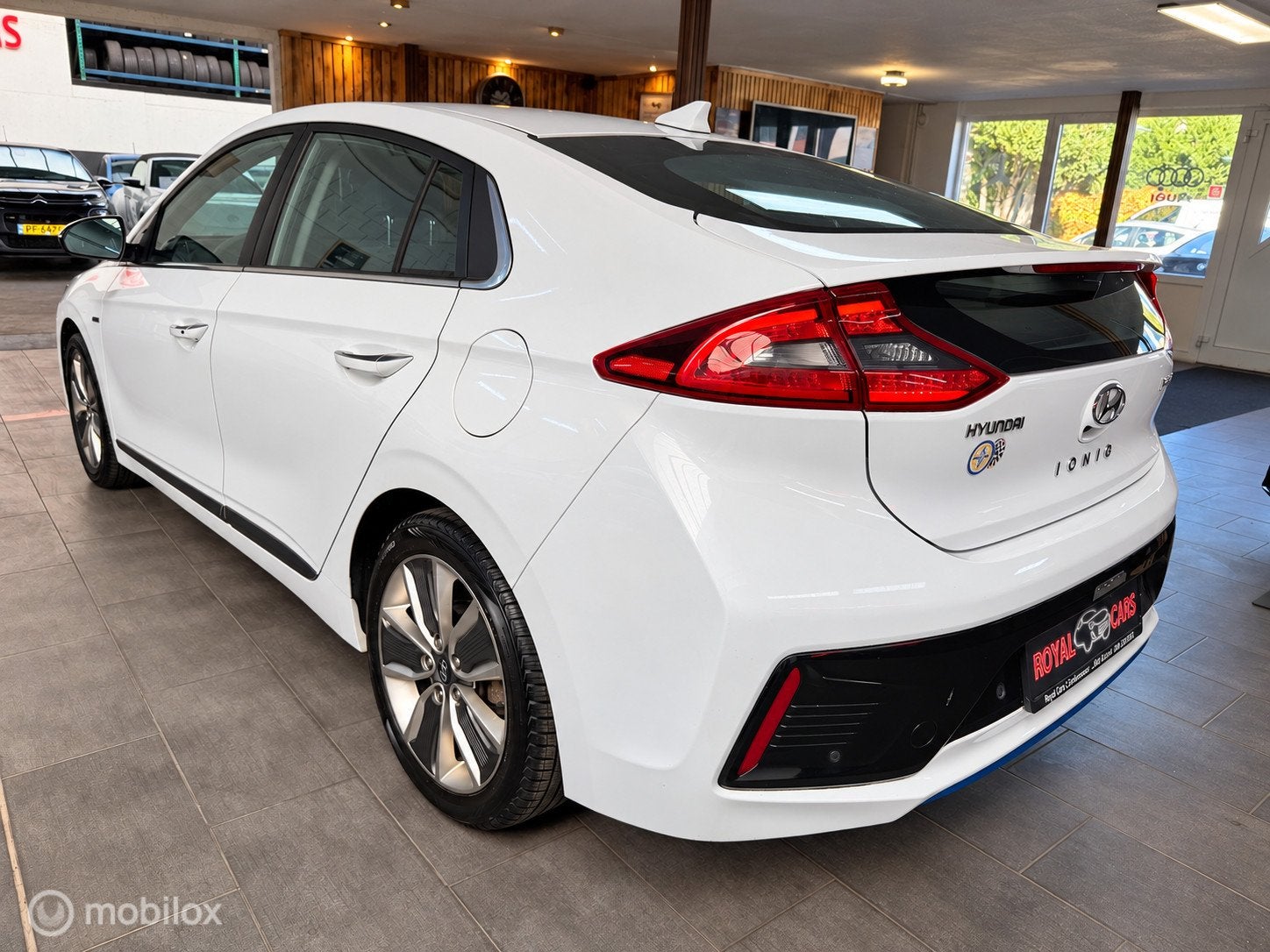 Hyundai IONIQ 1.6 GDi Bleu-Drive| Navigatie | Camera| Lane A, Gebruikt, Stoelverwarming, Bedrijf, IONIQ
