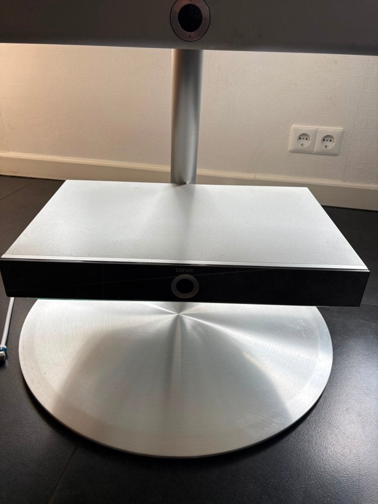 Loewe Connect ID  32 televisie met DVD speler met voet sl155, 50 Hz, 80 tot 100 cm, Zo goed als nieuw, Ophalen