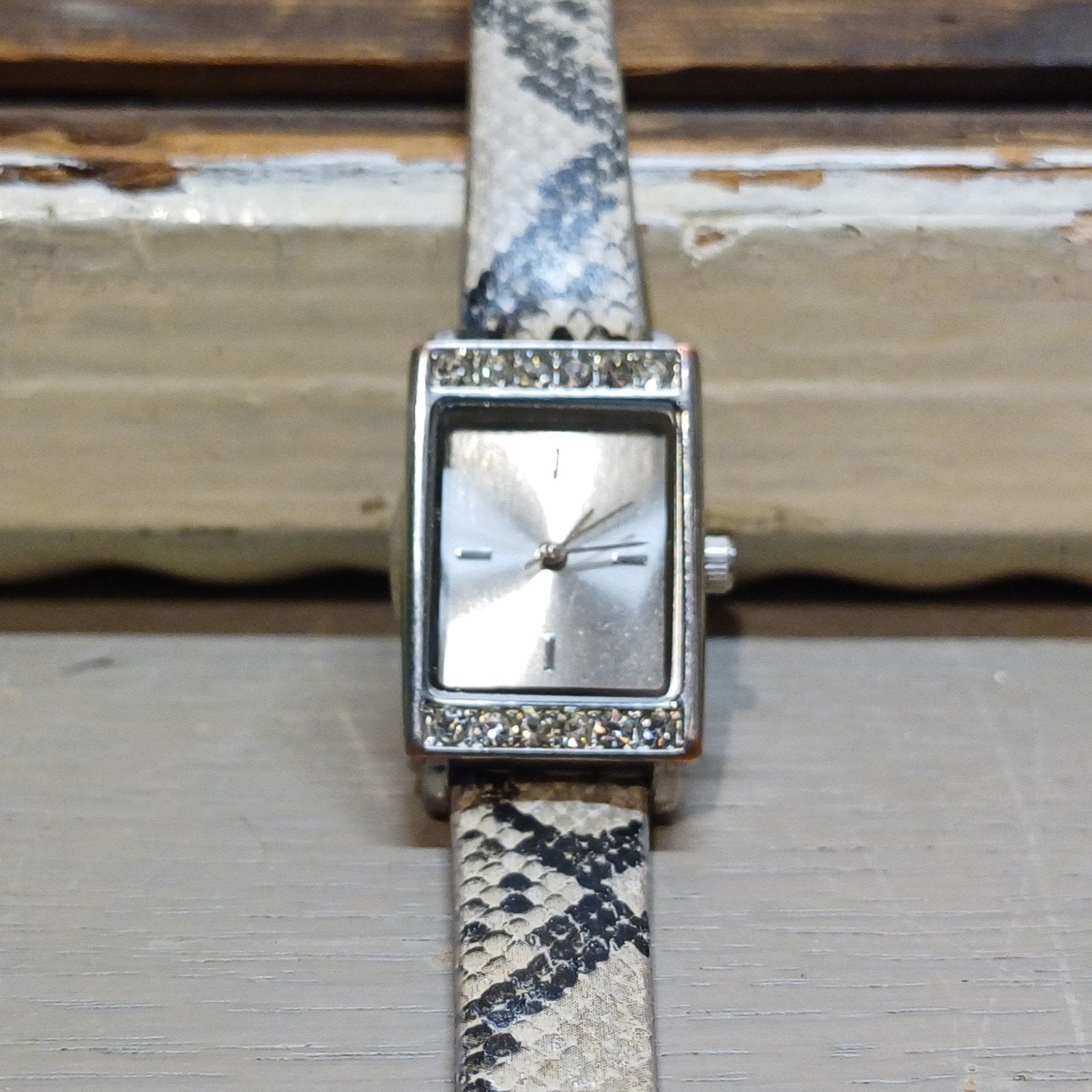 TRUE SPIRIT HORLOGE MET SLANGEN PRINT, Leer, Polshorloge, Zo goed als nieuw, Ophalen