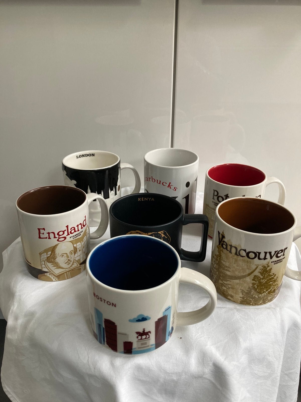 STARBUCKS CITY MUGS . Diverse modellen en prijzen, Verzamelen, Ophalen of Verzenden, Zo goed als nieuw, Gebruiksvoorwerp
