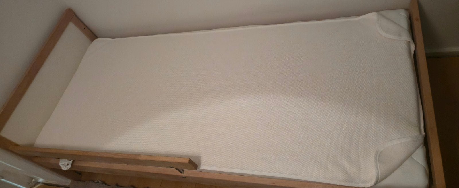 !Gratis! Kinderbed 70x140 cm met matras, Ophalen, Gebruikt, 70 tot 85 cm, 140 tot 160 cm