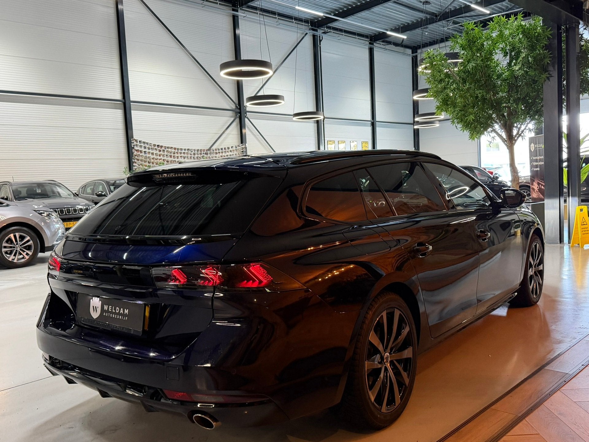 Peugeot 508 SW 1.6 PureTech GT|Autopilot|360 Camera|Massage, Gebruikt, Met garantie (alle), Blauw, 19 km/l