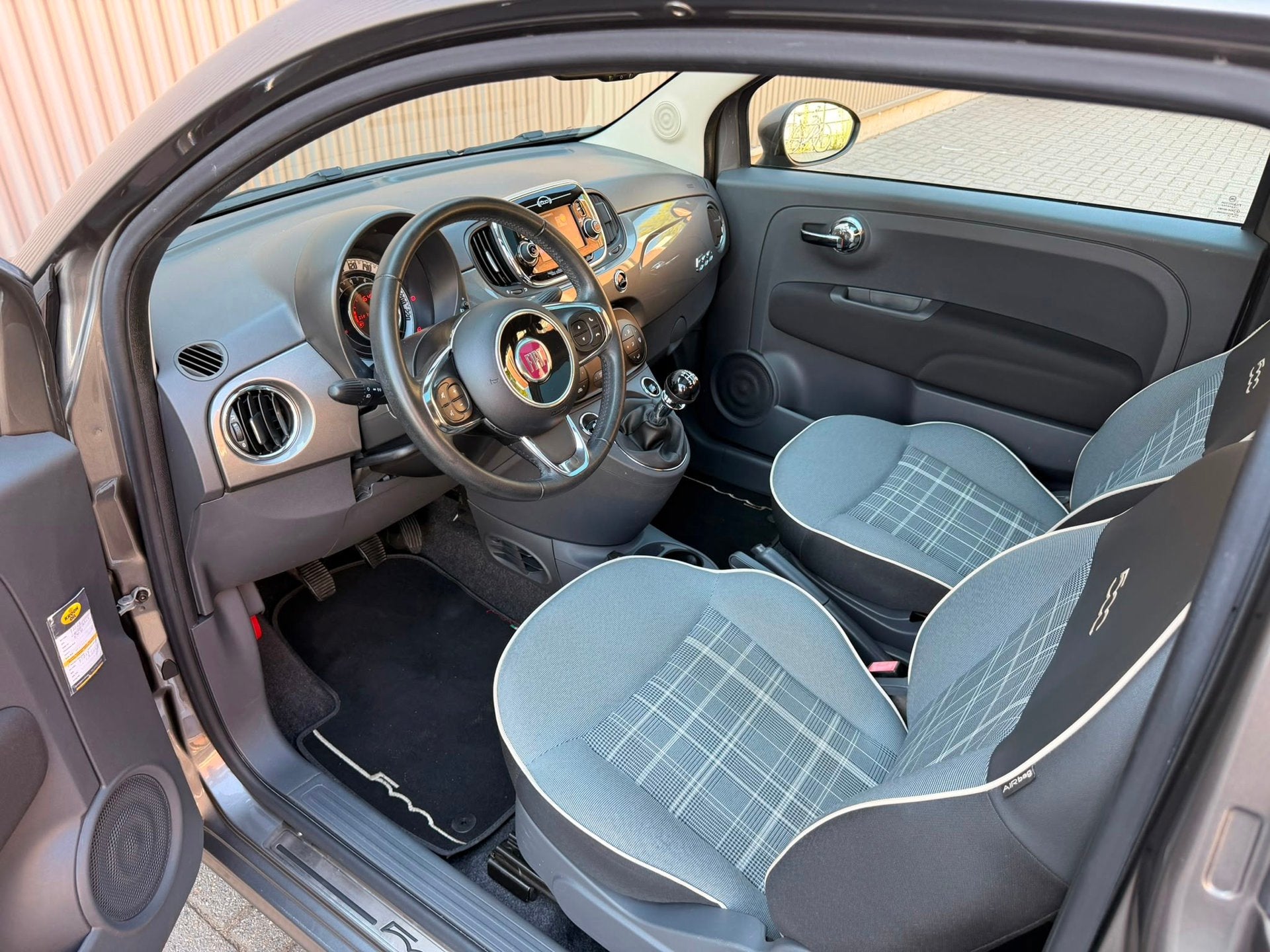 Fiat 500 0.9 TwinAir Turbo Lounge Navi|Panorama|Airco, Voorwielaandrijving, Gebruikt, 905 kg, Origineel Nederlands
