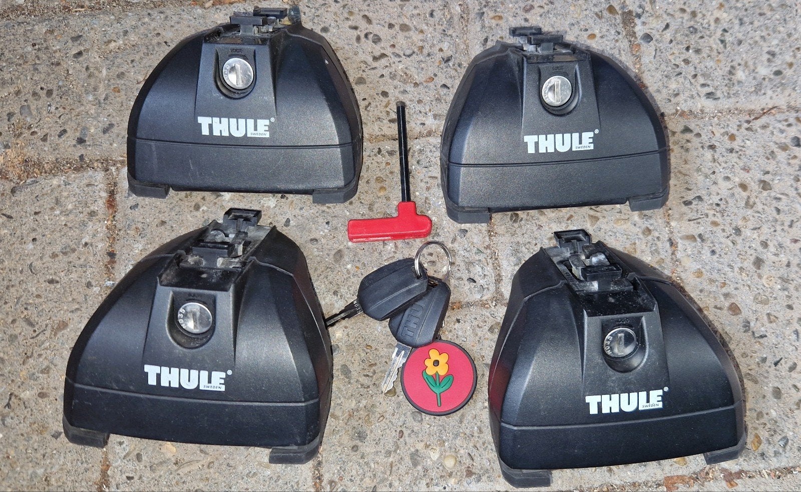 Thule dakdrager voetenset 753 met volvo v60 kit, Auto diversen, Dakdragers, Ophalen of Verzenden