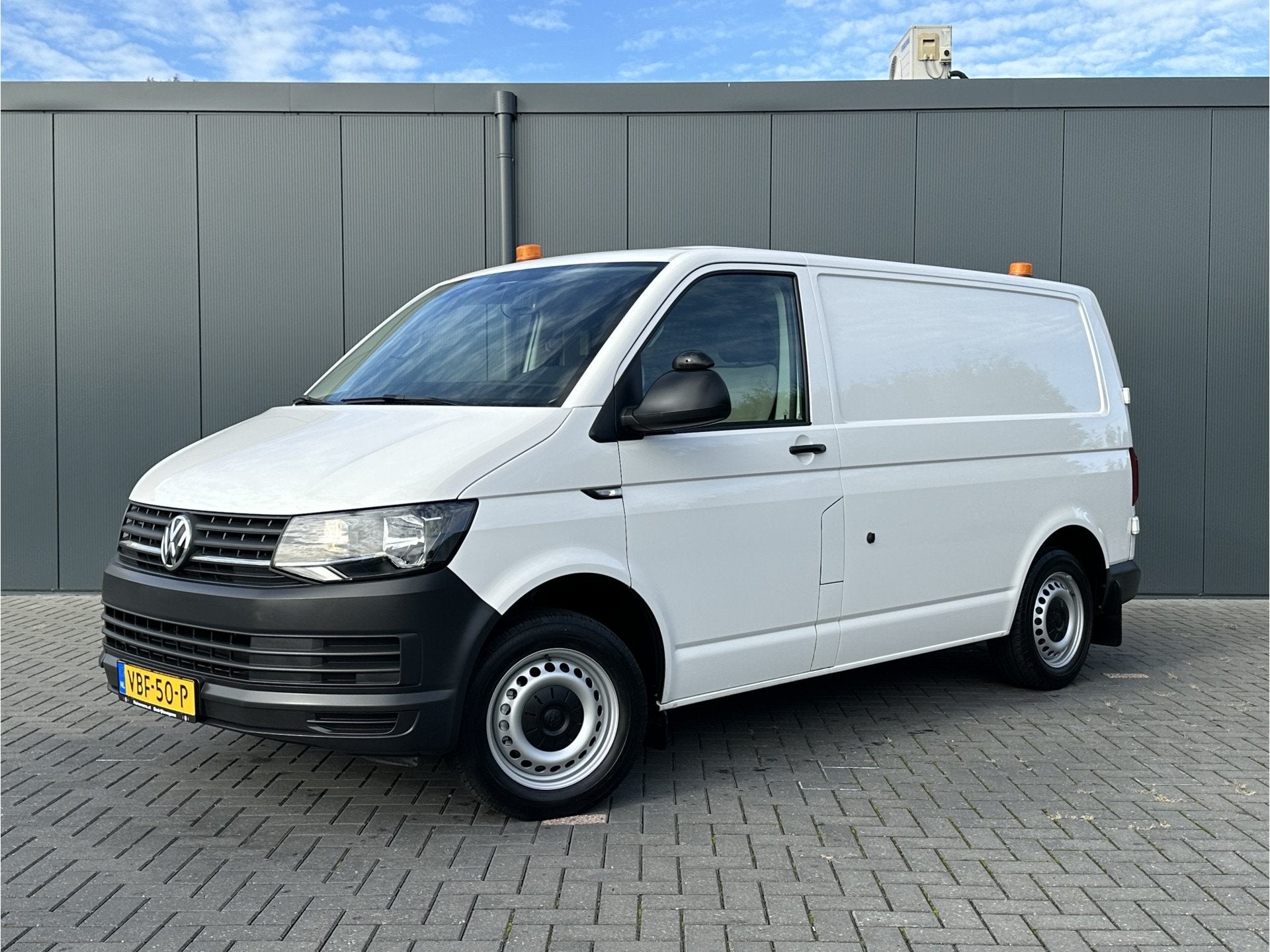 Volkswagen Transporter 2.0 TDI 102 PK / L1H1 / BOTT INRICHTI, Voorwielaandrijving, Gebruikt, Euro 6, 4 cilinders