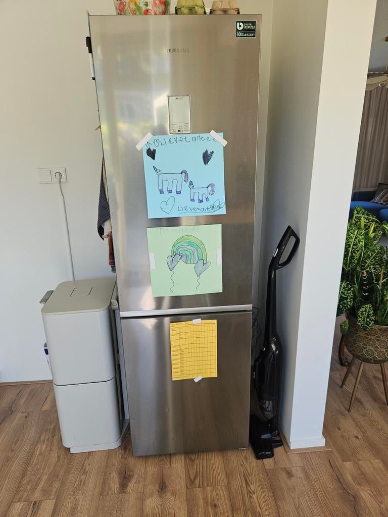 Samsung Koelkast met Vriezer - RVS Look, Witgoed en Apparatuur, Koelkasten en IJskasten, Ophalen, Gebruikt, 200 liter of meer