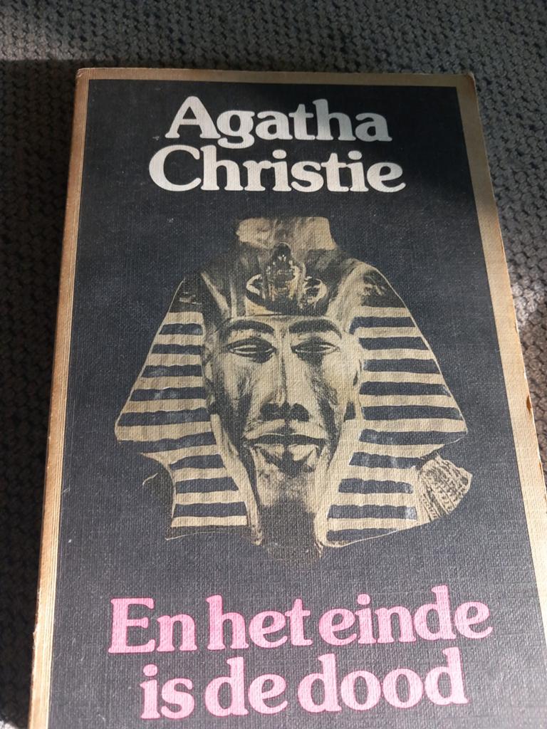 Agatha Christie - En het einde is de dood (Detective), Boeken, Detectives, Ophalen of Verzenden, Gelezen, Agatha Christie