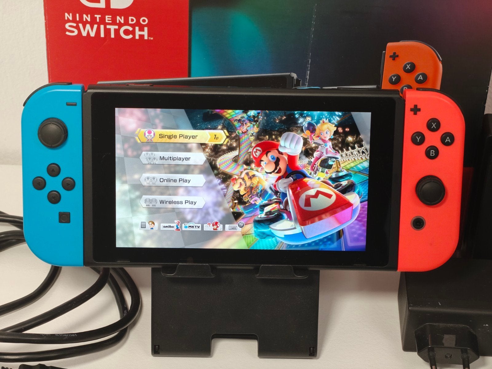 Nintendo Switch V2 met Mario Kart 8 Deluxe, Spelcomputers en Games, Met games, Nintendo switch, AD, Ophalen of Verzenden