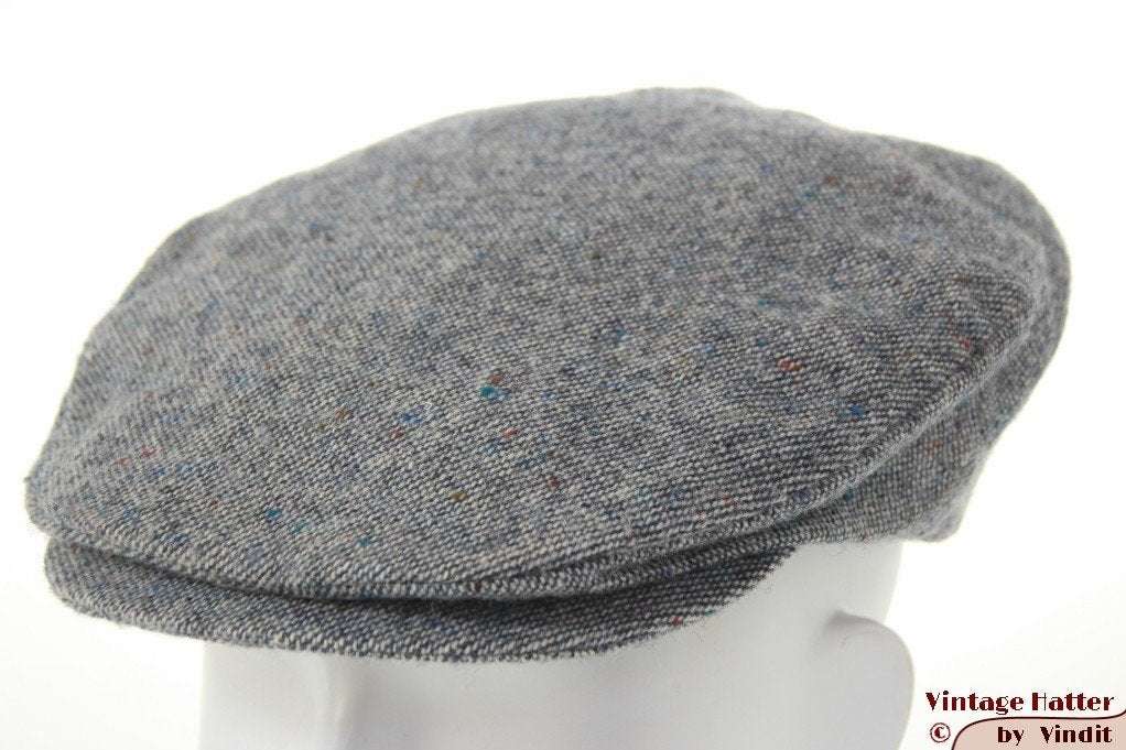 Vintage Platte pet John Molloy grijzigblauw Donegal tweed 54, John Molloy (Ireland), Ophalen of Verzenden, Pet, 57 cm (M, 7⅛ inch) of minder