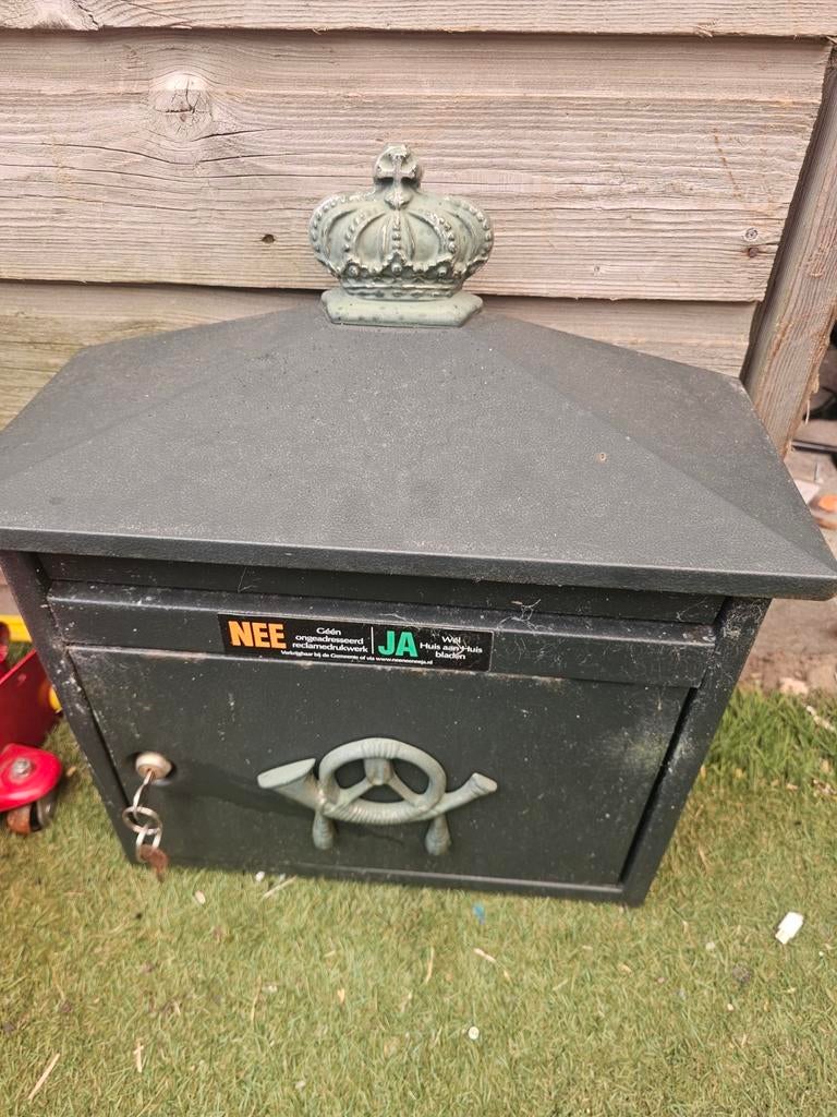 Vintage Groene Brievenbus met Kroon - Gebruikt, Tuin en Terras, Ophalen of Verzenden, Gebruikt, IJzer, Wandbrievenbus