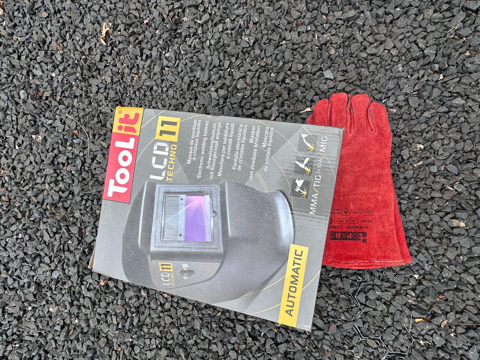 Lashelm en handschoenen, Ophalen, Nieuw