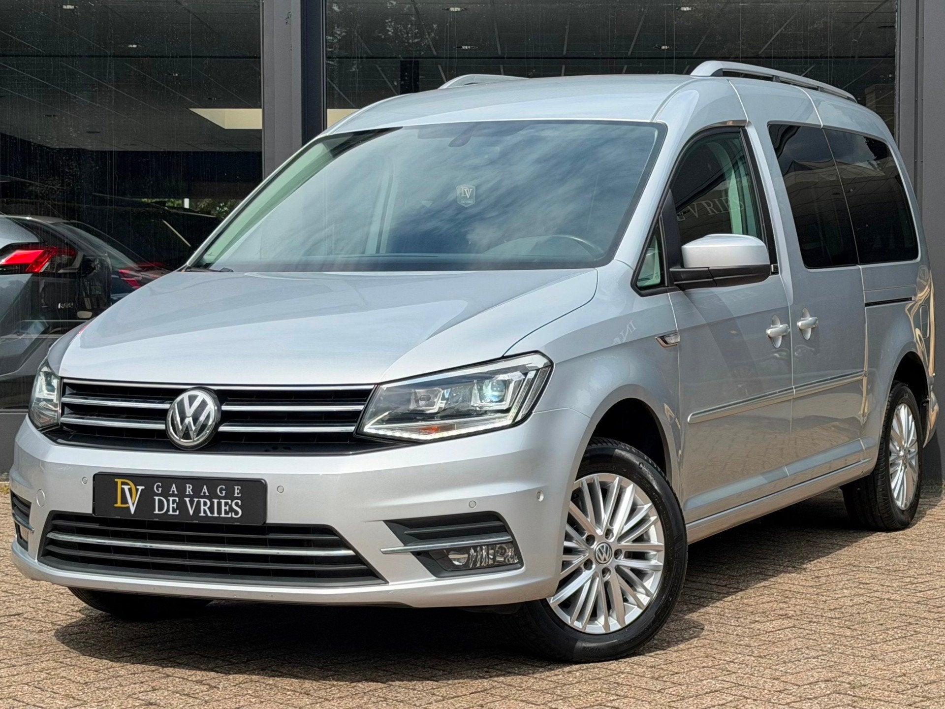 Volkswagen Caddy Maxi 1.4 TSI Generation Four 7p DSG ACC Cam, Auto's, Volkswagen, Gebruikt, Zwart, 4 cilinders, 7 stoelen