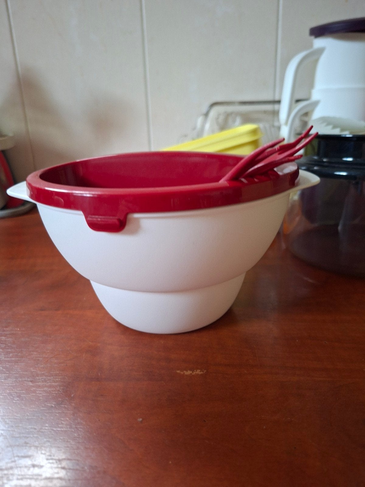 Tupperware chocoladefondue
AI-overzicht

        Het getoond, Huis en Inrichting, Ophalen, Met bestek, Overige typen, Nieuw