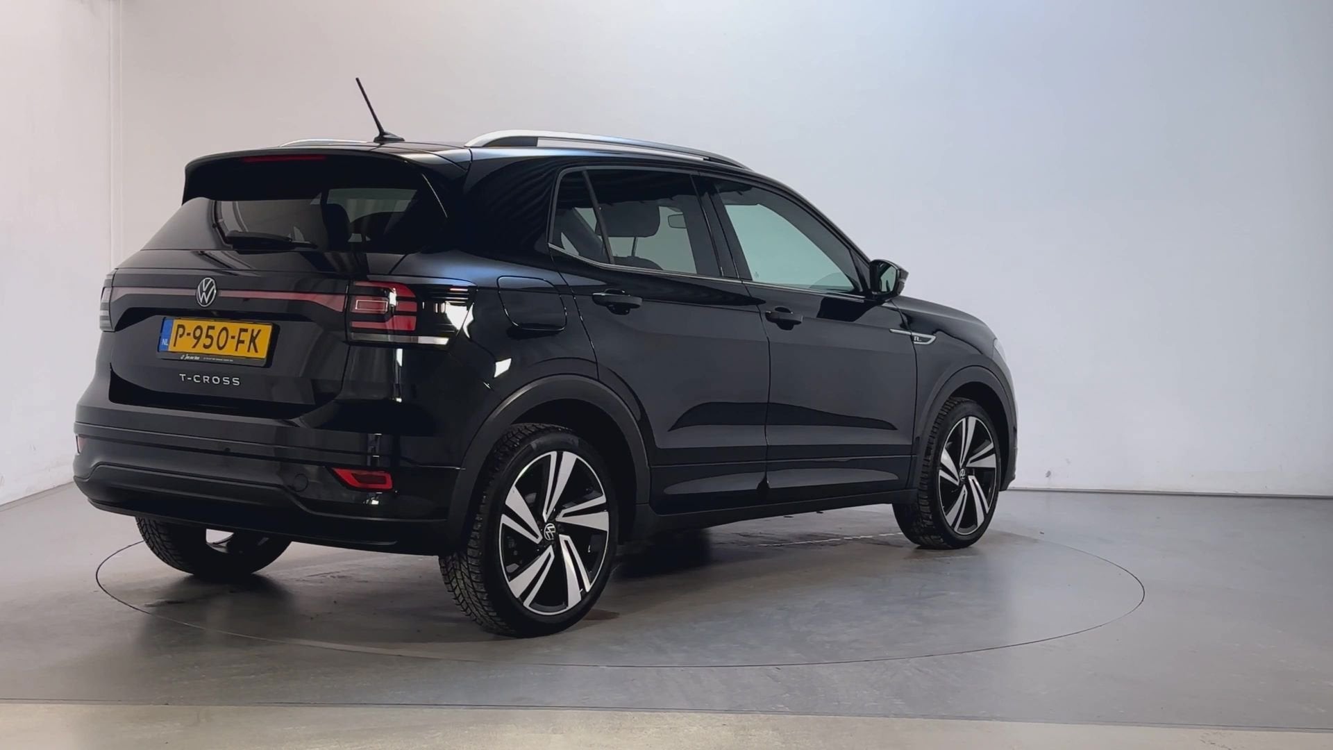 Volkswagen T-Cross 1.0 TSI 110pk DSG R-Line Stoelverwarming, Auto's, Dealer onderhouden, T-Cross, Gebruikt, Met garantie (alle)