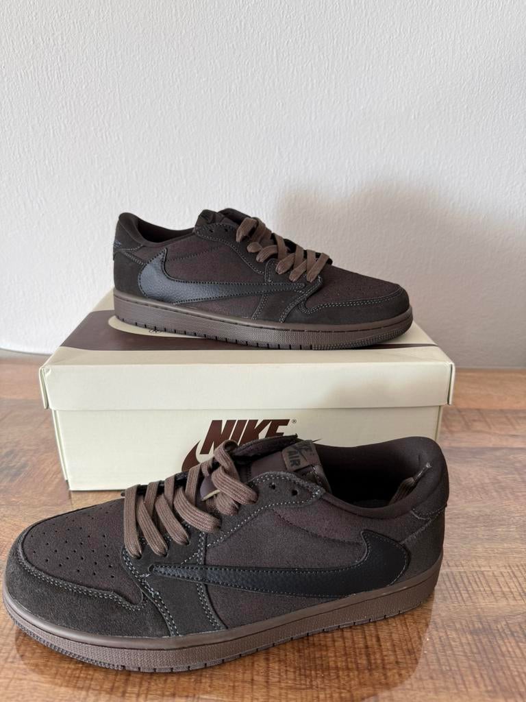 Nike Air Jordan 1 Low Travis Scott Velvet Brown – maat EU 44, Bruin, Nieuw, Ophalen of Verzenden, Sneakers of Gympen