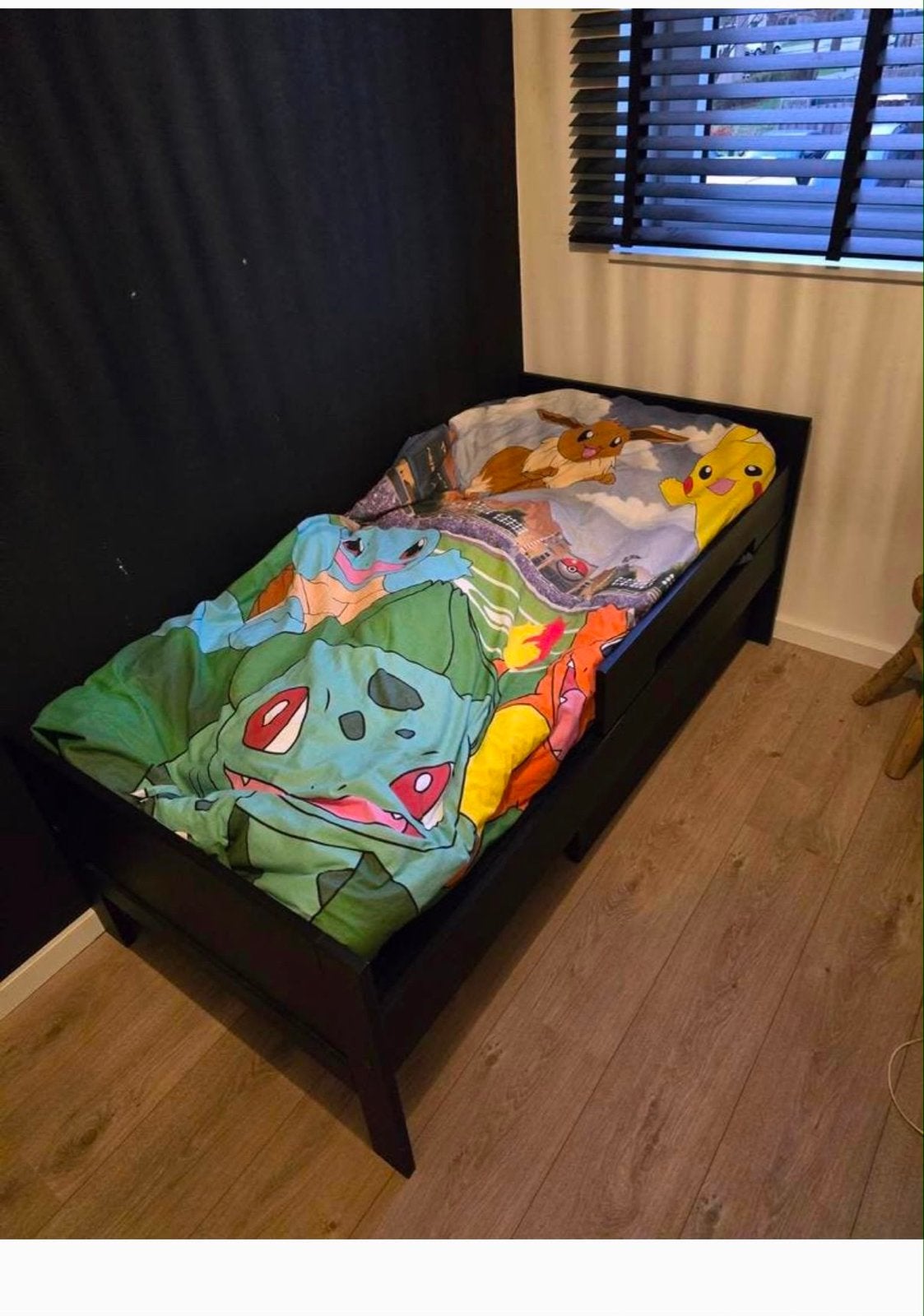 Zwart peuterbed met lattenbodem en matras, Ophalen, Gebruikt, 70 tot 85 cm, Lattenbodem