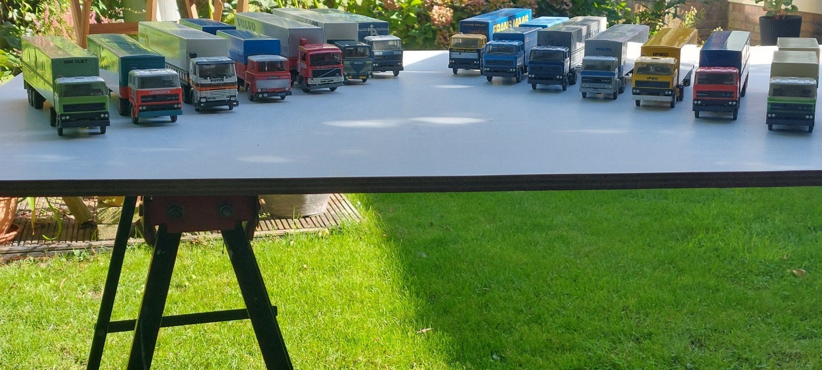 11 dafs lion car plus 4 tekno modellen, Ophalen