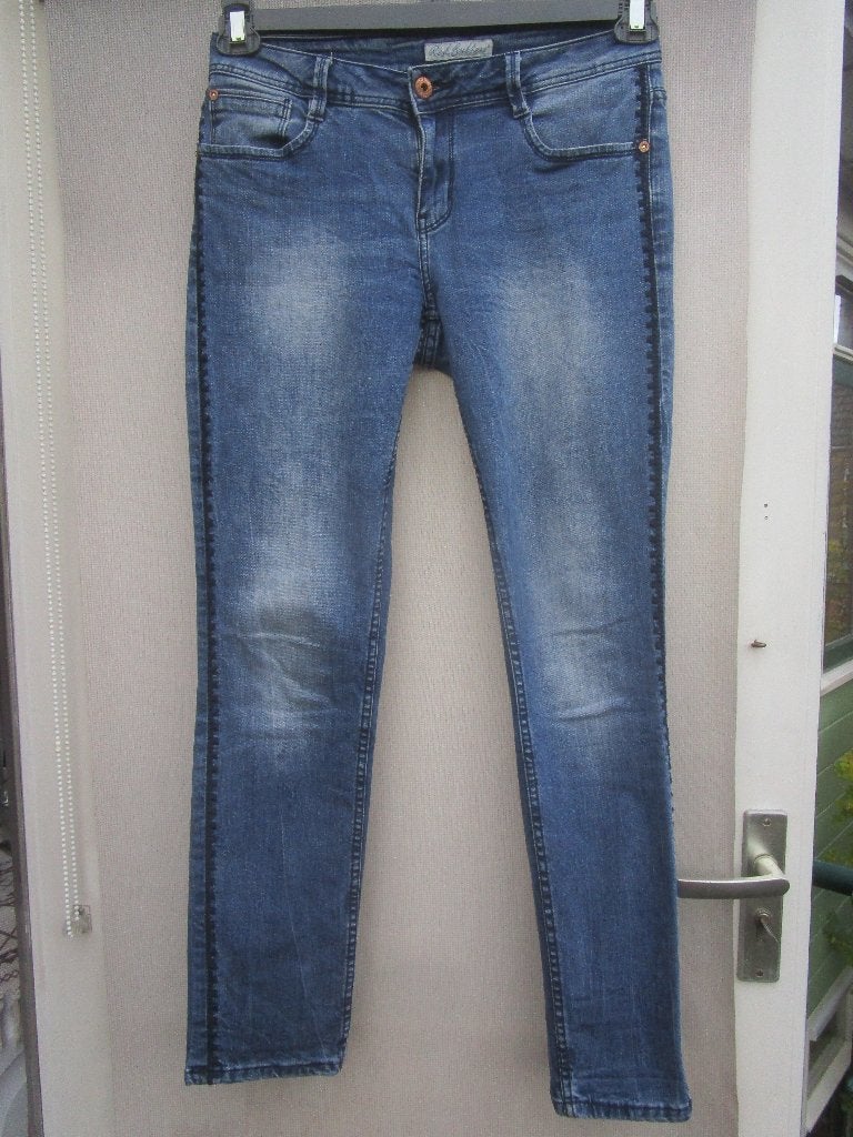 Spijkerbroek RED BUTTON mt 36/38, Kleding | Dames, Blauw, RED  BUTTON, Ophalen of Verzenden, Zo goed als nieuw