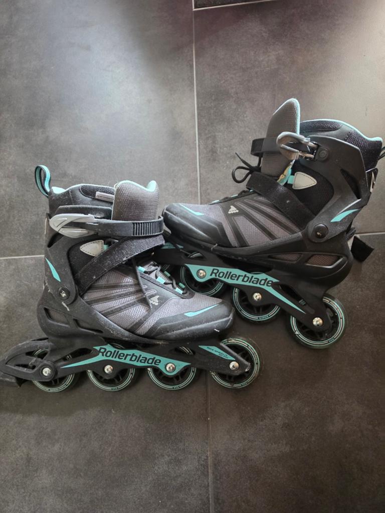 Roller blade skeelers 2 paar beschikbaar maat 39 zgan, Overige merken, Ophalen of Verzenden, Zo goed als nieuw, Inline skates 4 wielen