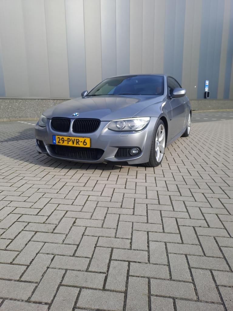 Bmw 325i coupe aut., Auto's, BMW, Automaat, Achterwielaandrijving, Overige kleuren, Particulier