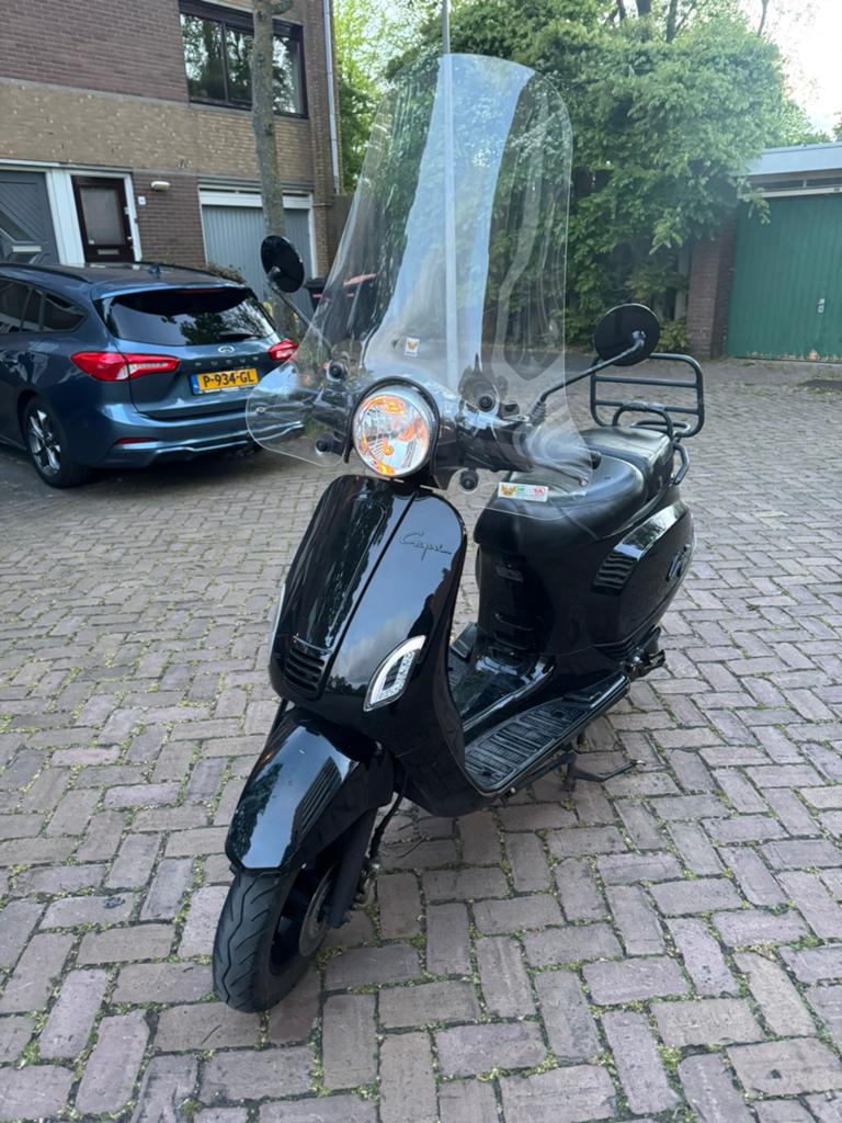 Scooter 2020 Capri geel 45 (nieuw motorblok incl. factuur), Fietsen en Brommers, Brommeronderdelen | Scooters, Ophalen of Verzenden