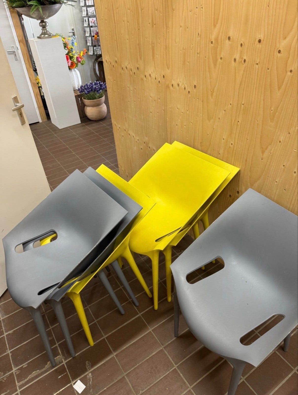 Kartell Dr. Yes stoelen - Grijs en Geel (Philippe Starck), Huis en Inrichting, Stoelen, Ophalen, Kunststof, Gebruikt, Grijs