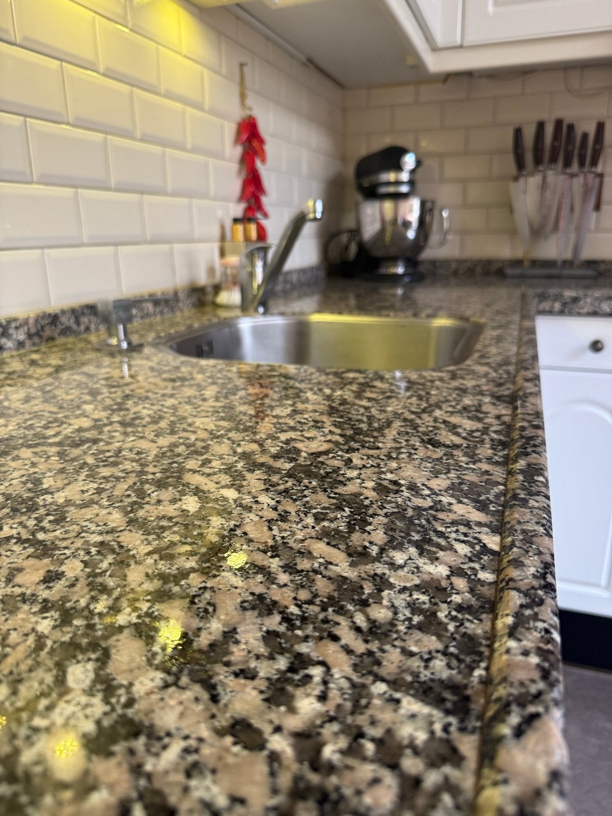 Complete hoekkeuken met granieten blad en apparatuur, Huis en Inrichting, Keuken | Complete keukens, Ophalen, Gebruikt, Wit, Hoekkeuken