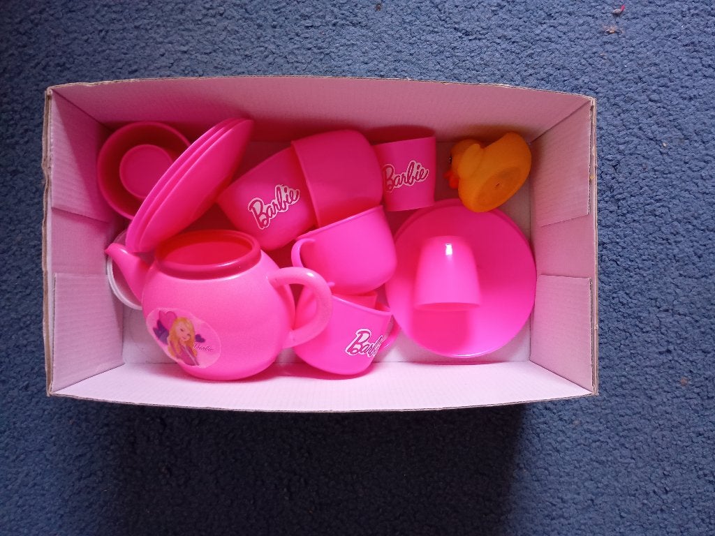 plastic roze barbie serviesje, Ophalen, Gebruikt, Kunststof, Speelkeuken-accessoire