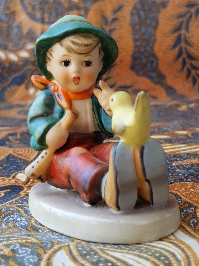 Zangles mooi oud vintage Goebel Hummel beeldje uit Duitsland, Ophalen of Verzenden