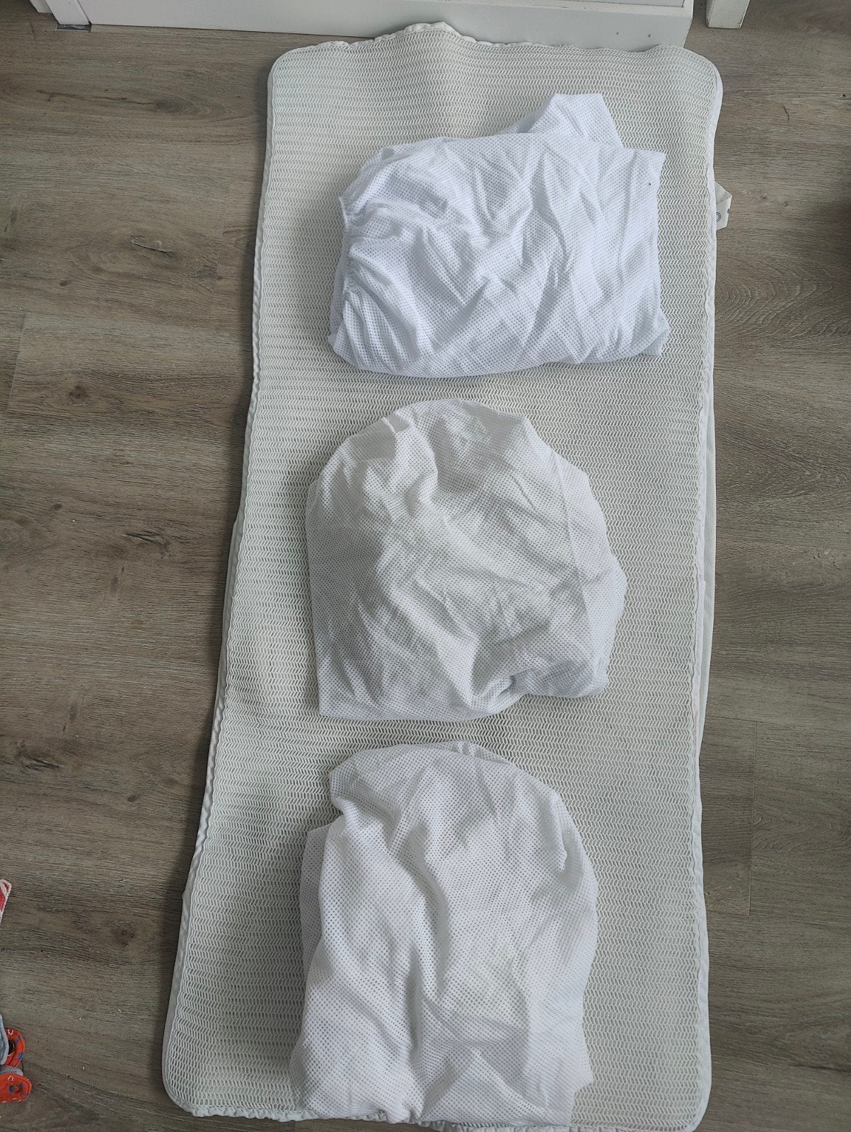 Aerosleep matje met 3 lakentjes voor in het ledikant, Kinderen en Baby's, Kinderkamer | Beddengoed, Gebruikt, Jongetje of Meisje
