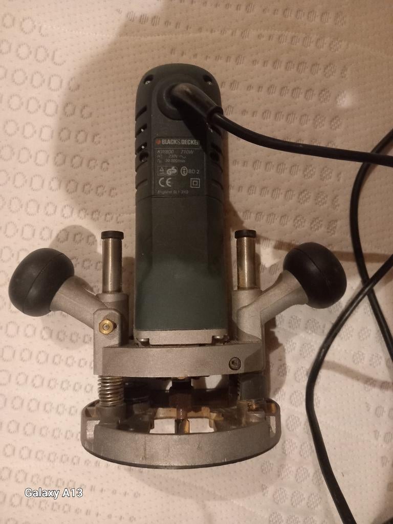 Black & Decker Bovenfrees KW800 710W - Zo goed als nieuw, Ophalen of Verzenden, Bovenfrees, Elektrisch, Black & Decker