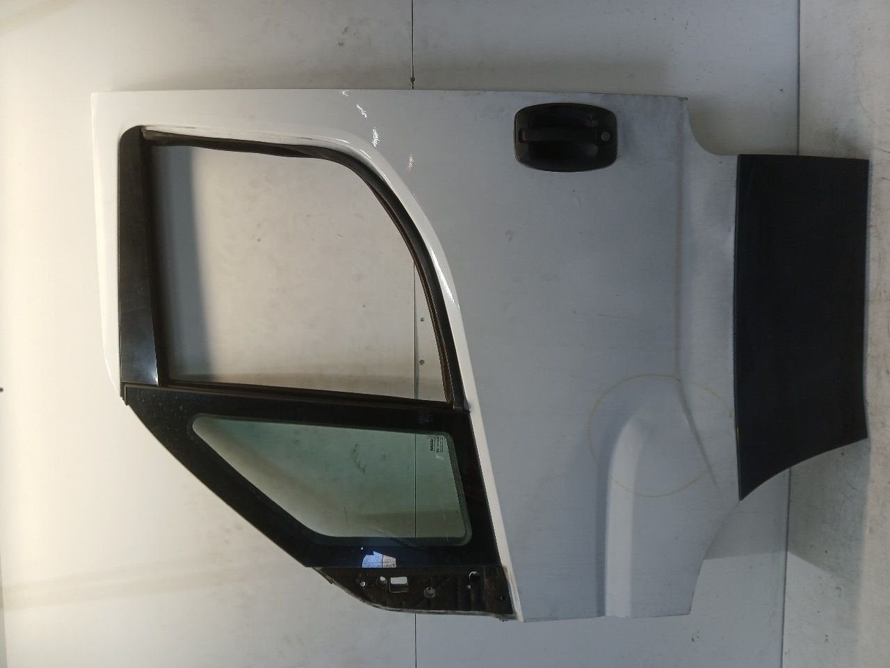 Portier links voor Iveco New Daily, Onderdelen@venauto.nl, Van der Ven Autorecycling B.V., Gebruikt, Ettenseweg 76, 4706 PB Roosendaal, The Netherlands