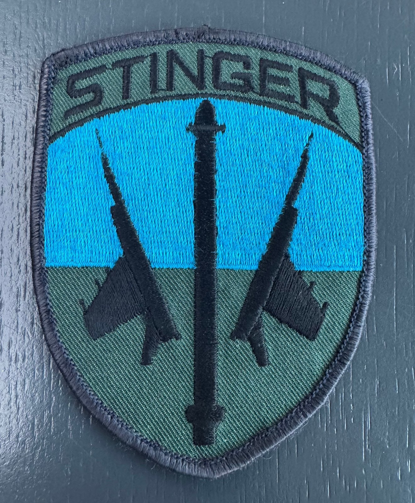 Mouwembleem Stinger, Ophalen of Verzenden, Zo goed als nieuw, Patch, Badge of Embleem