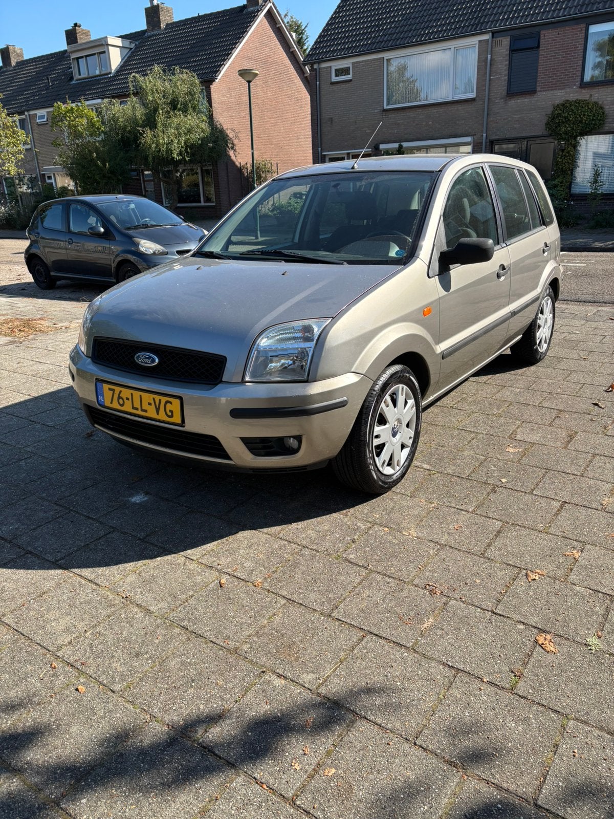 Ford Fusion 1.4 16V 2003 Grijs Lage Km!!, Auto's, Voorwielaandrijving, 40 €/maand, Zwart, Origineel Nederlands