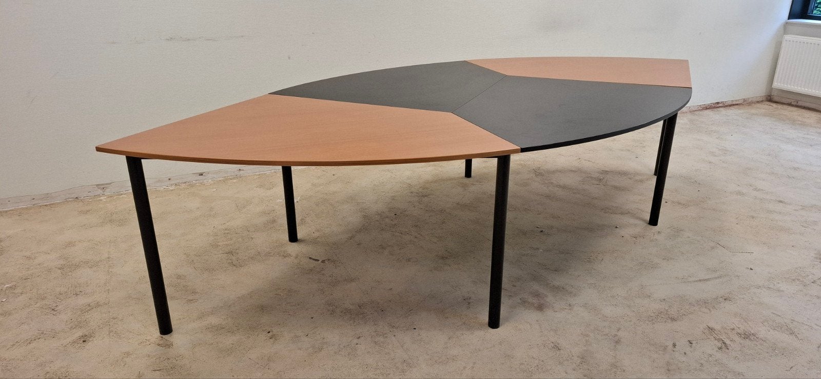 Moderne vergadertafel - Stijlvol en functioneel, Ophalen, Gebruikt