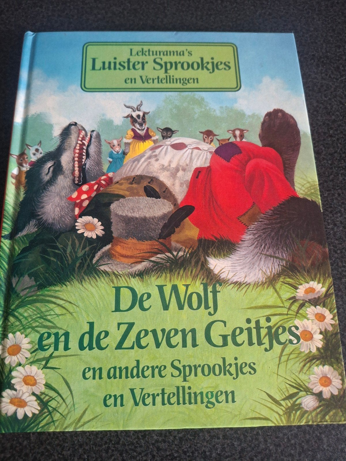 sprookjesboek de wolf en de 7 geitjes, Ophalen of Verzenden, Gelezen