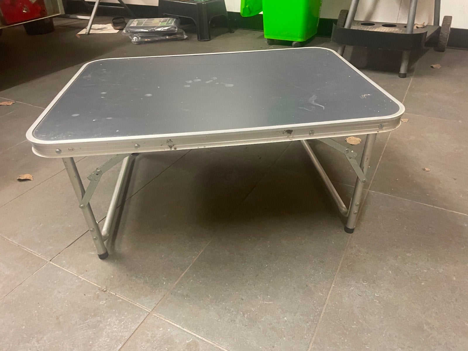 Vakantie tafel, Ophalen, Zo goed als nieuw