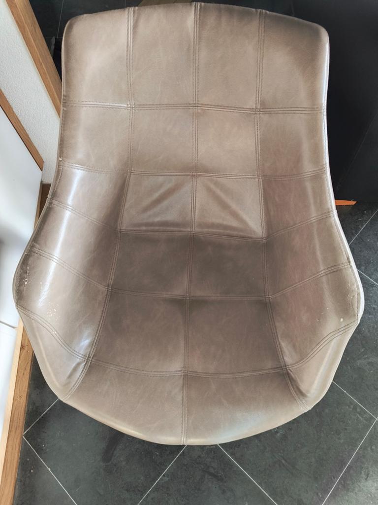 Gratis 4 eetkamerstoel met gebruikssporen, Ophalen, Overige materialen, Gebruikt, Overige kleuren