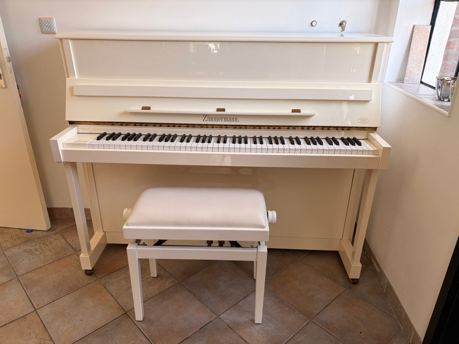 Zimmermann 118 piano wit hoogglans – Designed by Bechstein, Ophalen, Zo goed als nieuw, Wit, Hoogglans