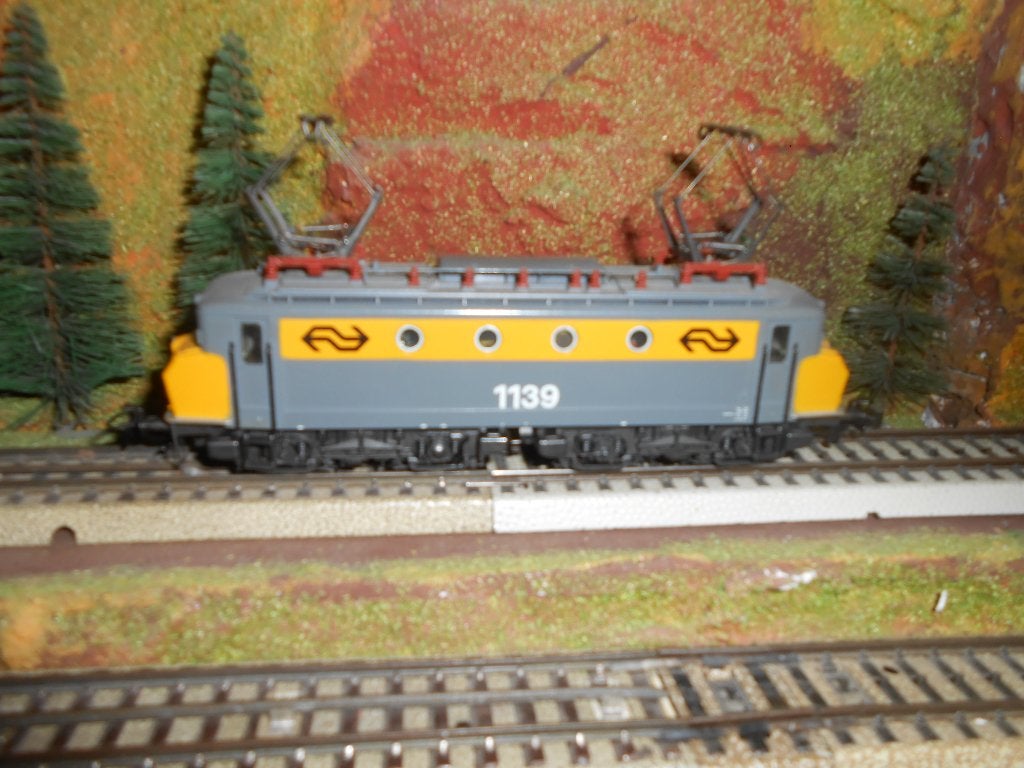 Märklin 3324. de NS 1139 met botsneus digitaal, Wisselstroom, Gebruikt, Locomotief, Analoog