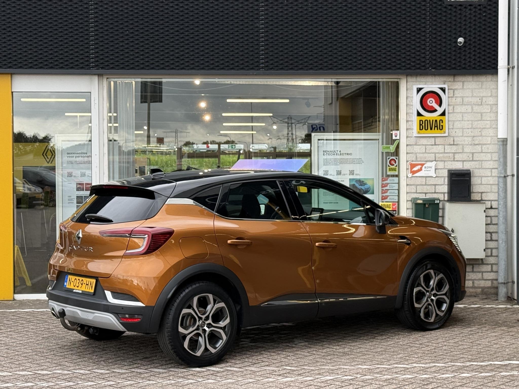 Renault Captur 1.3 TCe 130 Intens | Trekhaak | Navigatie | A, Stof, Gebruikt, Euro 6, Bedrijf